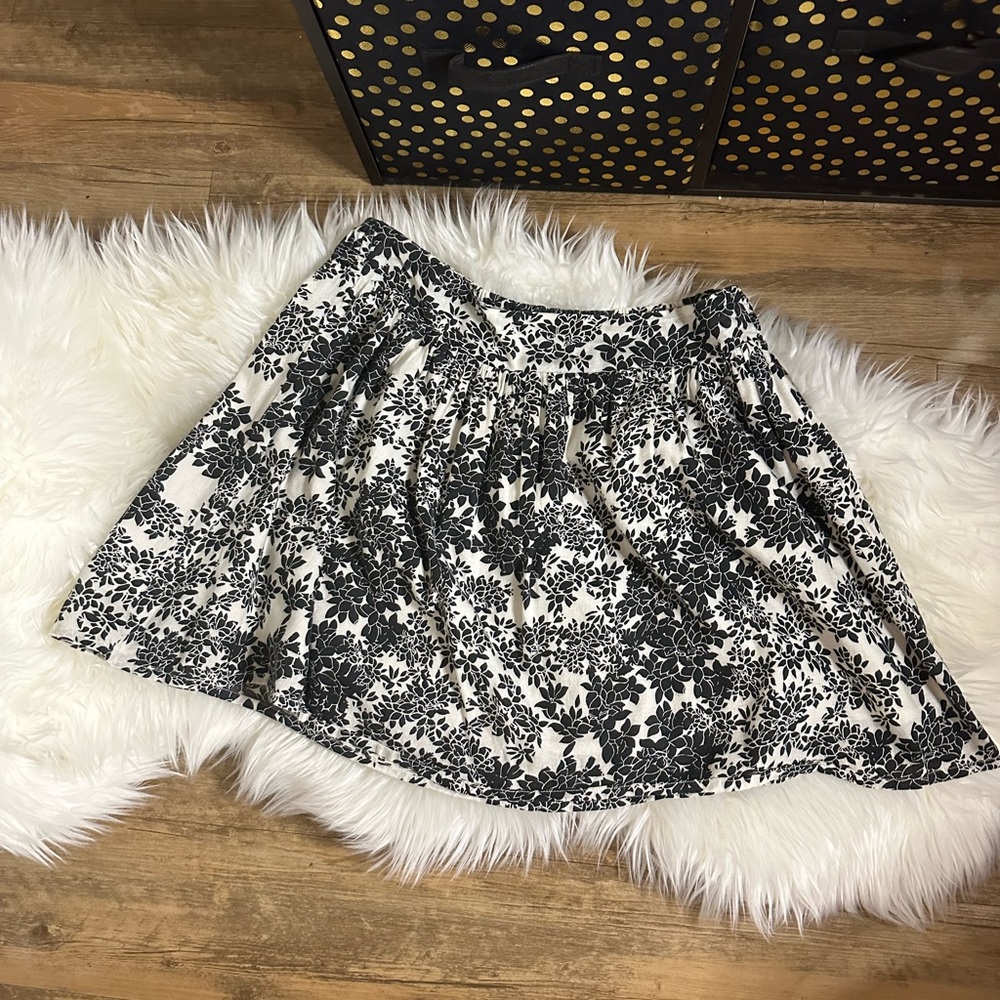 Black and white Lavand. Skirt